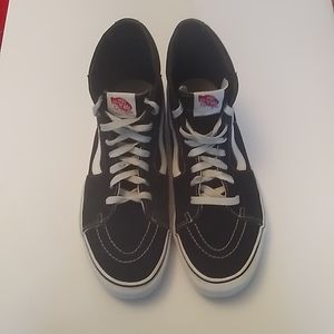 Men's Vans off the wall